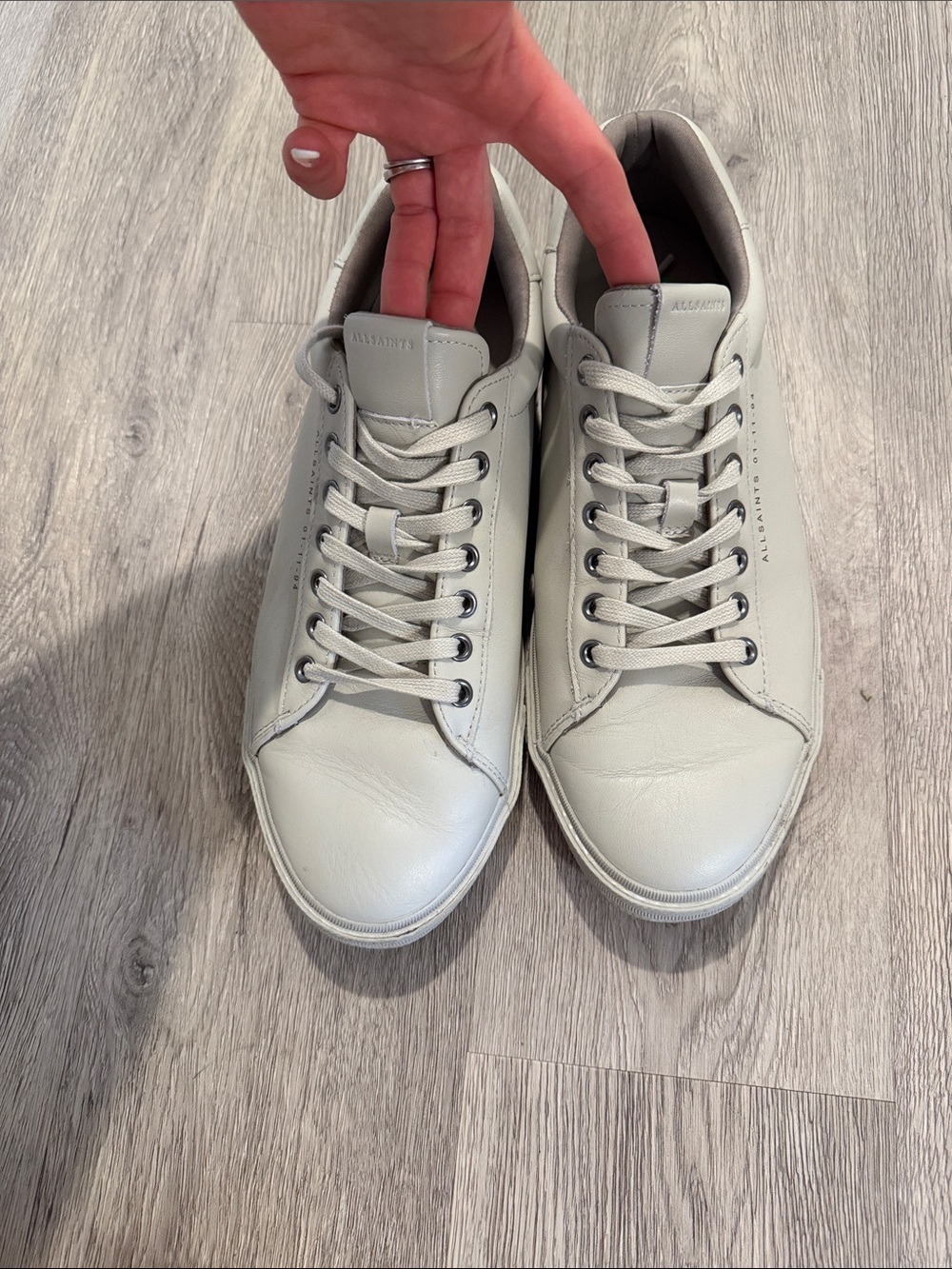 AllSaints Brody Men's Low-Top Leather Sneakers in Light Gray Chalk